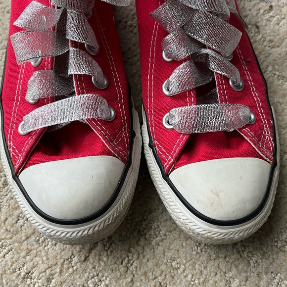 Festive hi top red converse - Picture 3 of 6